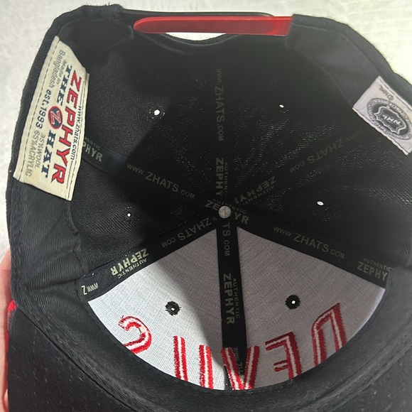 Authentic Zephyr Cap New Jersey Devils/ adjustable snap strap sizes - Picture 6 of 6